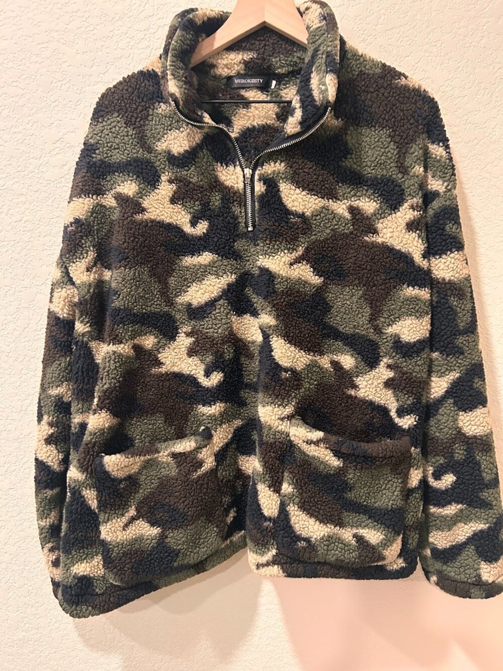 Camo Sherpa Fleece Pullover Quarter Zip with Two Front Pockets size XL